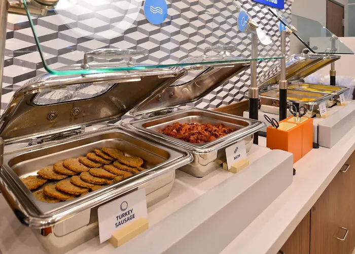 Holiday Inn Express Hotel & Suites Chicago-Algonquin By Ihg