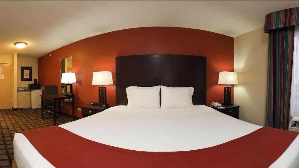 Express & Chicago-algonquin By Ihg Hotel Algonquin