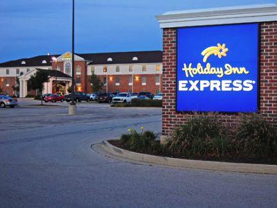 Express & Chicago-algonquin By Ihg