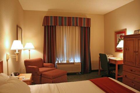 Express & Chicago-algonquin By Ihg Hotel Algonquin