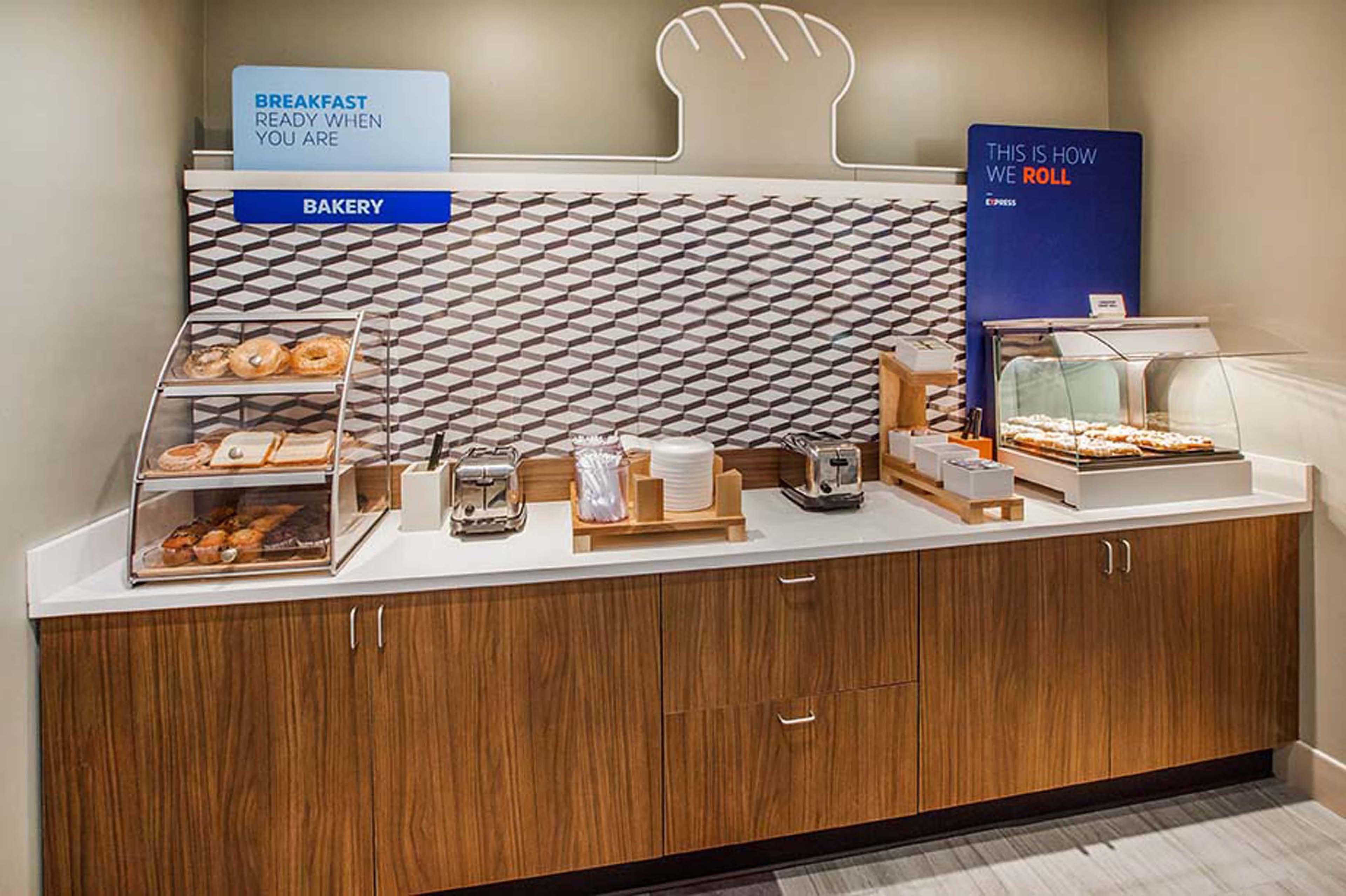 Express & Chicago-algonquin By Ihg 3* Algonquin
