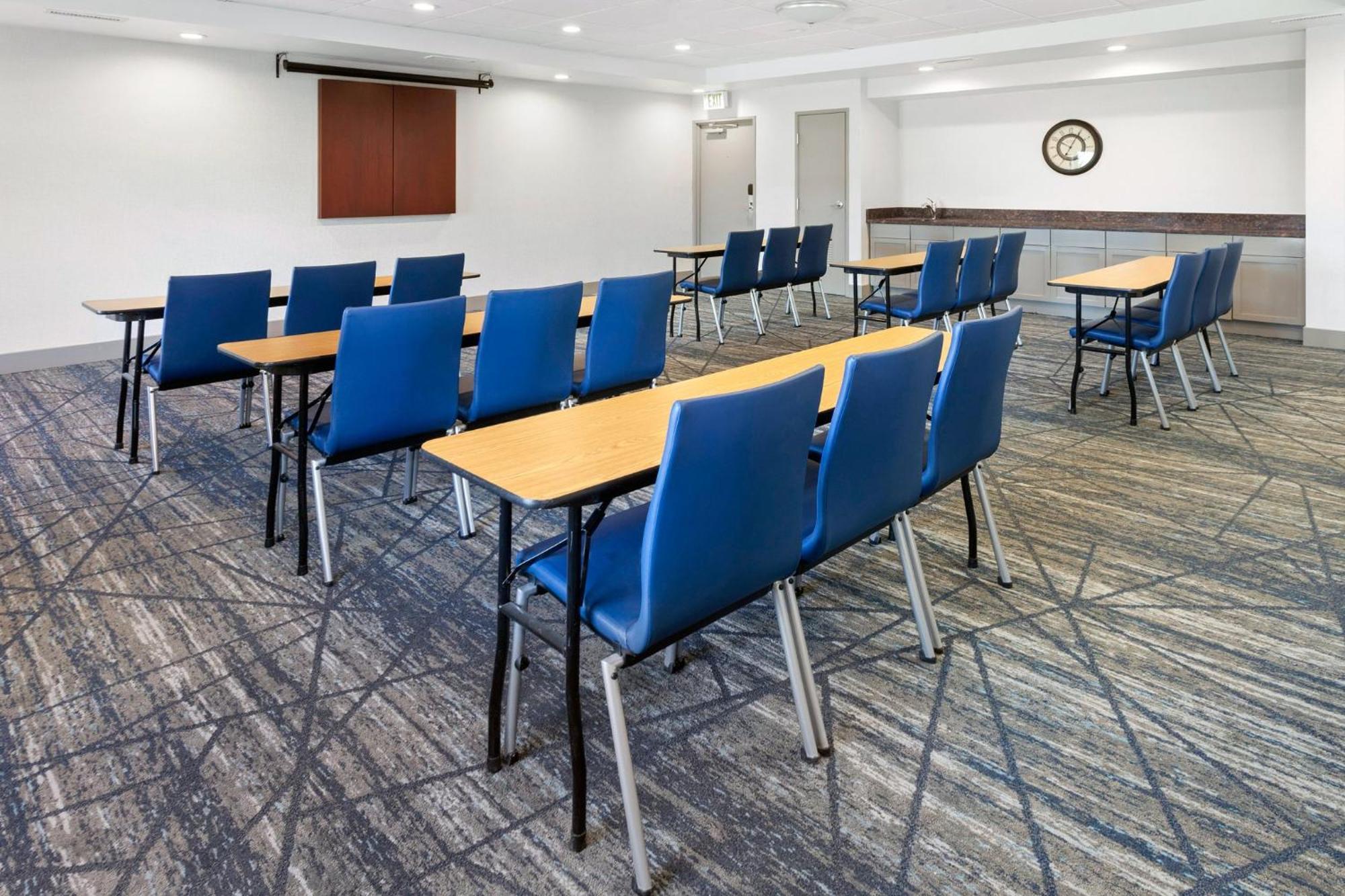 Hotel Express & Chicago-algonquin By Ihg 3*