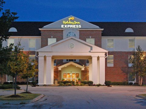 Express & Chicago-algonquin By Ihg Hotel 3*