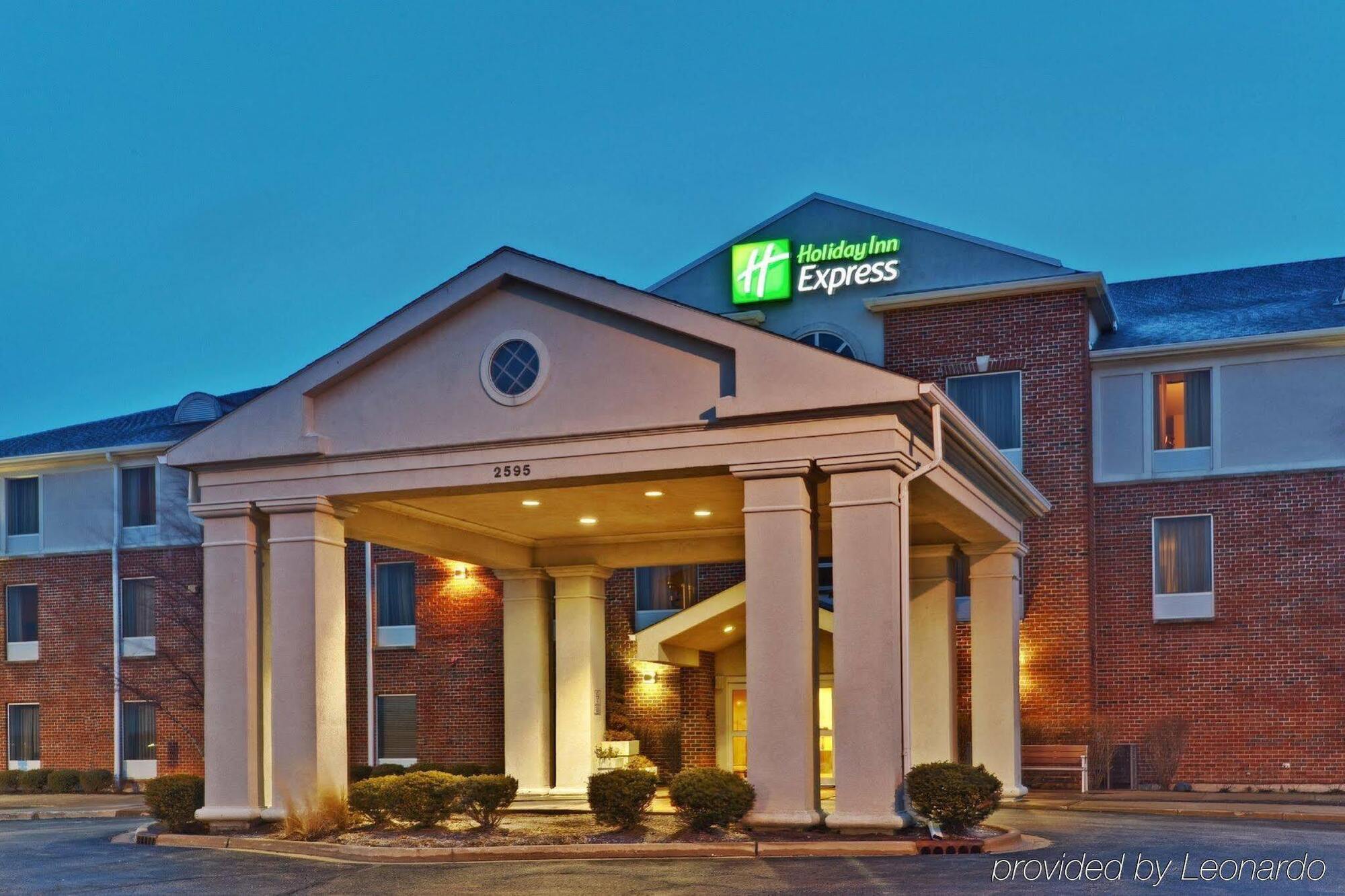 Hotel Express & Chicago-algonquin By Ihg Algonquin