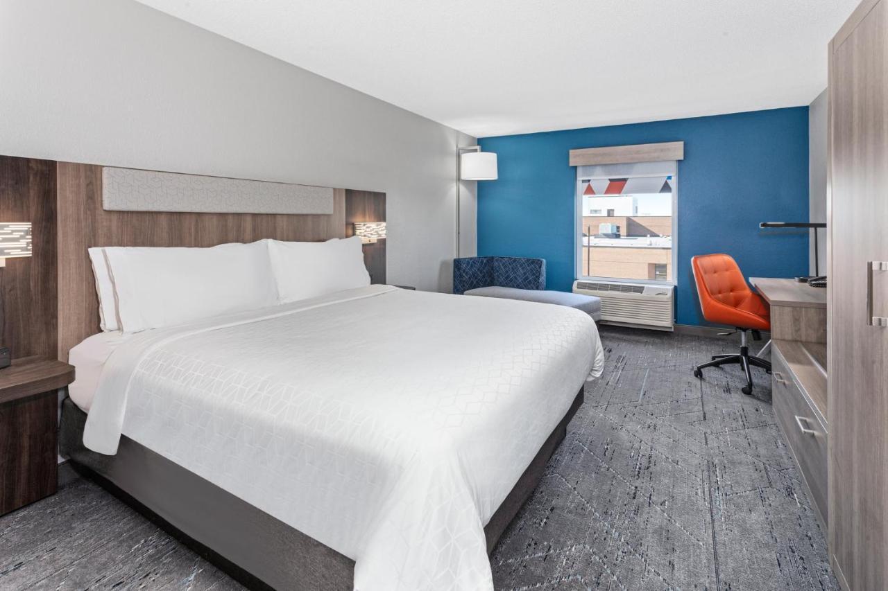 Hotel Express & Chicago-algonquin By Ihg 3*