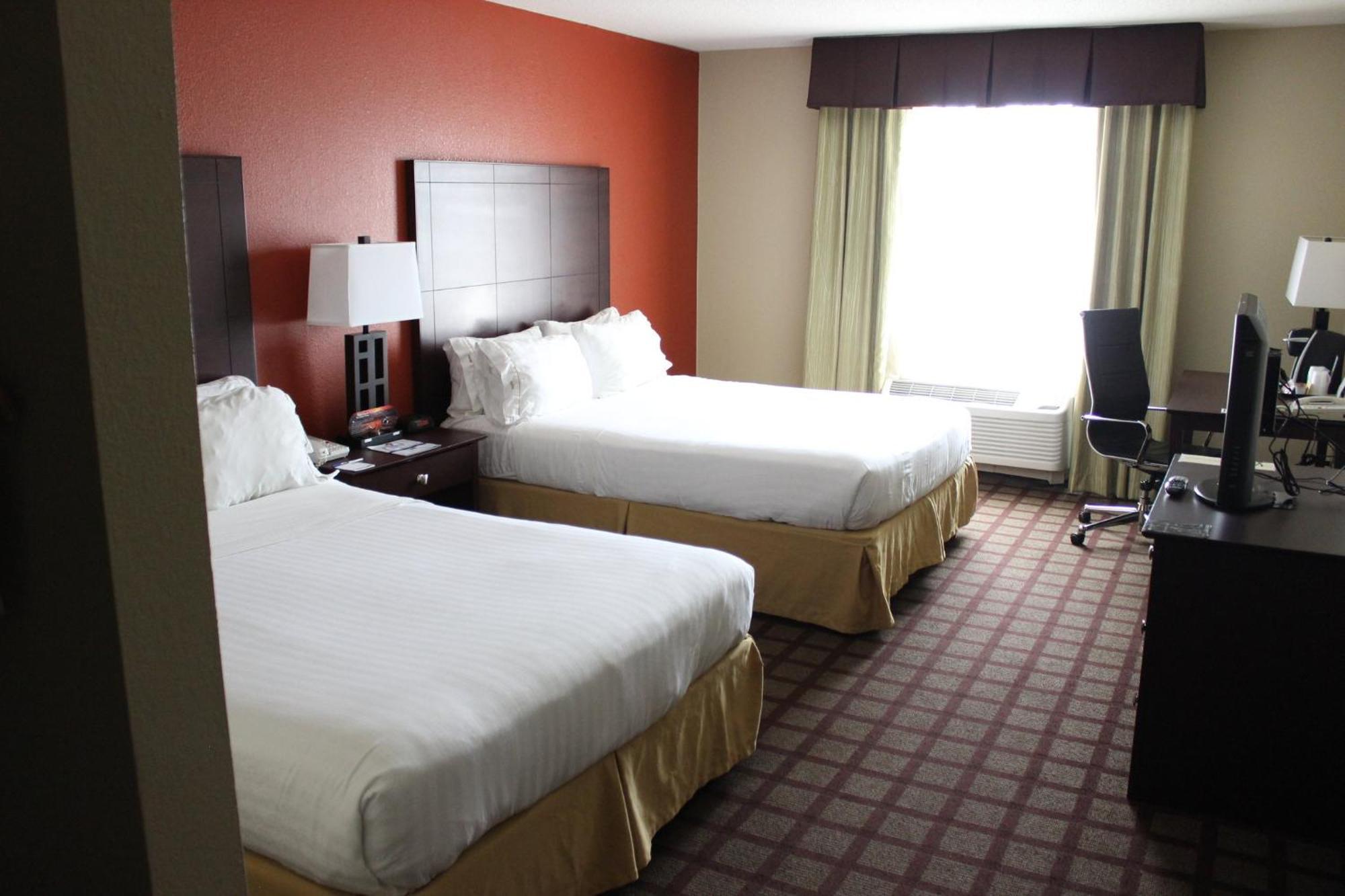 Hotel Express & Chicago-algonquin By Ihg 3*