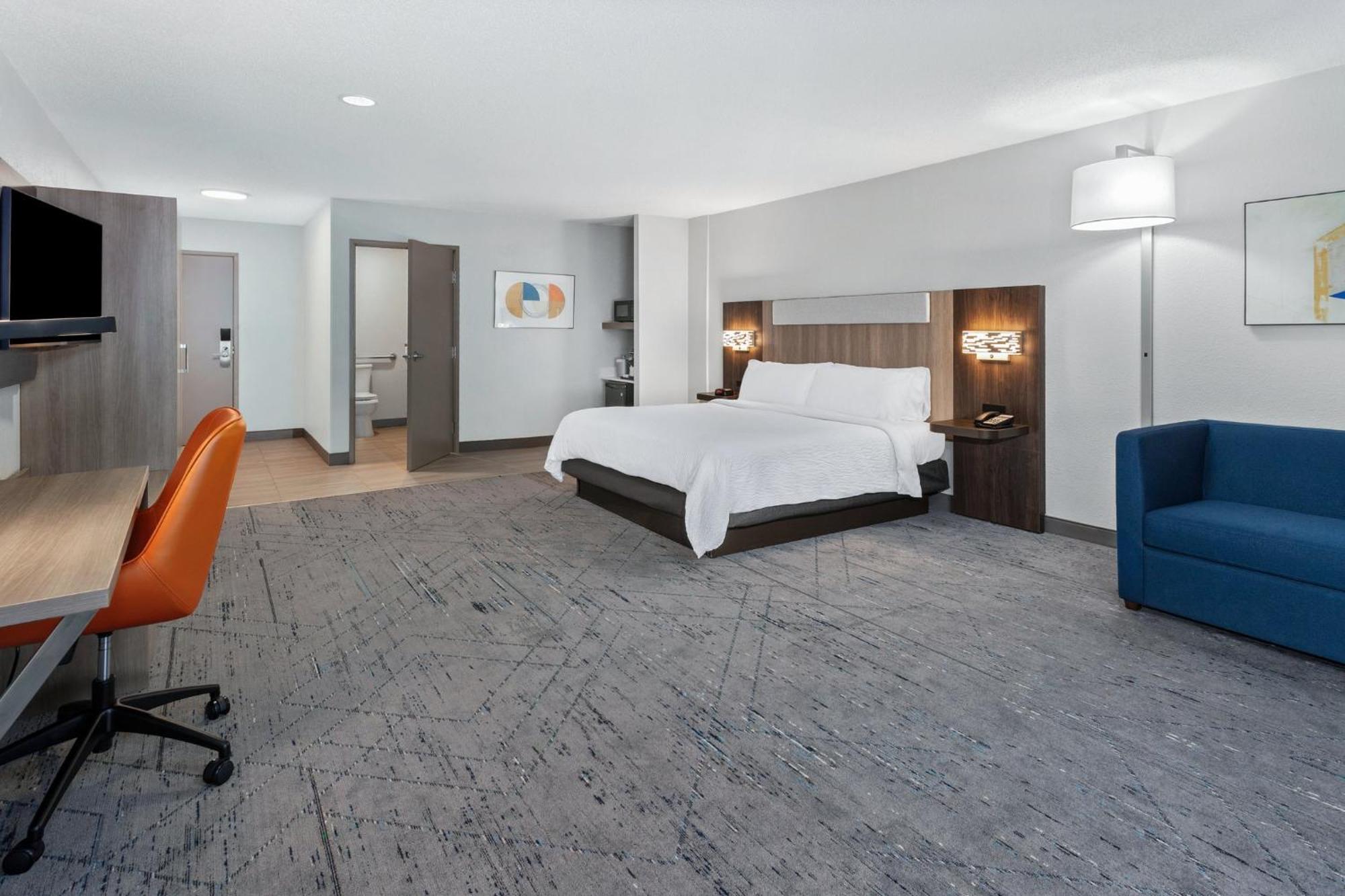 Express & Chicago-algonquin By Ihg Hotel Algonquin