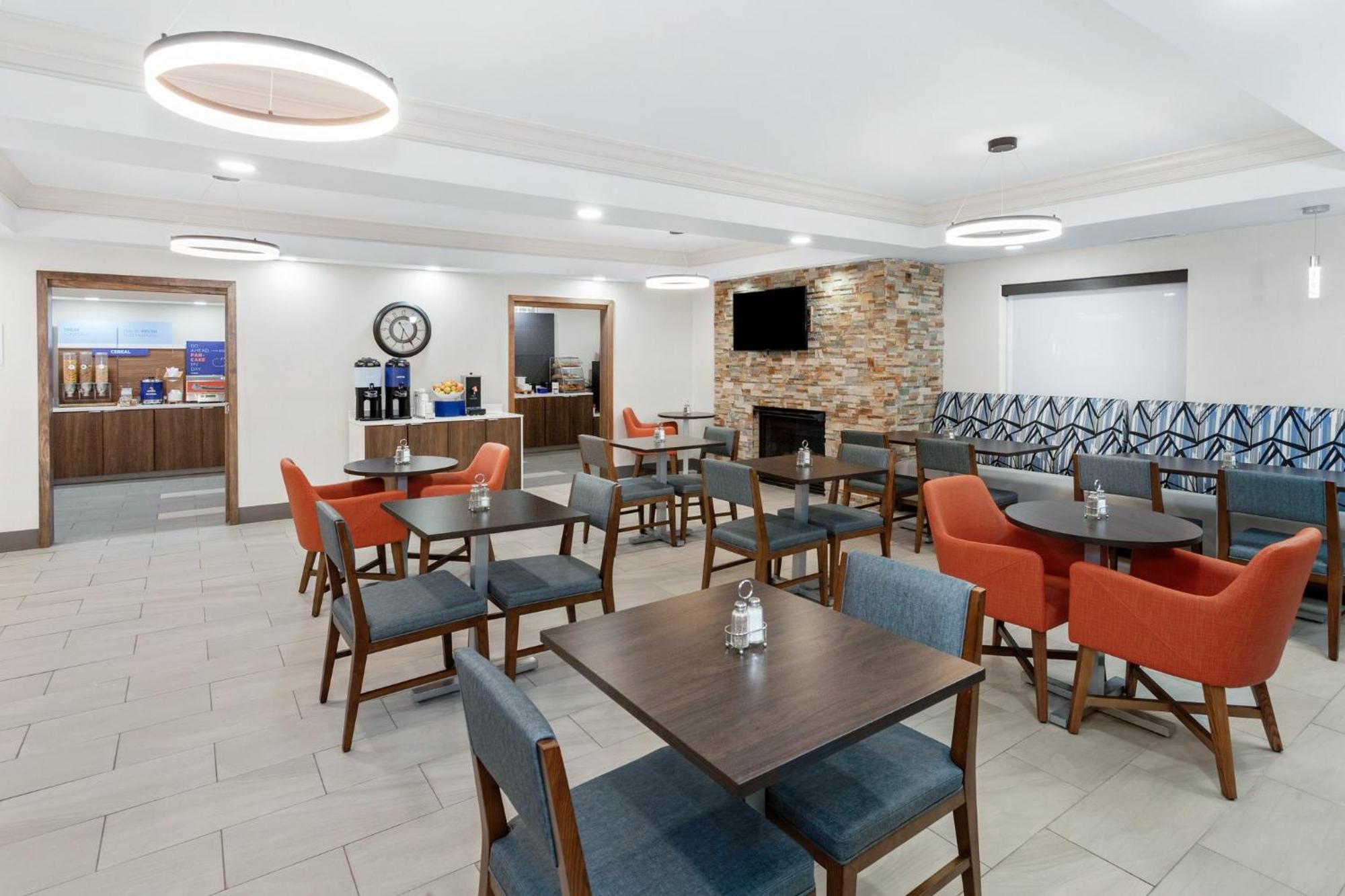 Hotel Express & Chicago-algonquin By Ihg