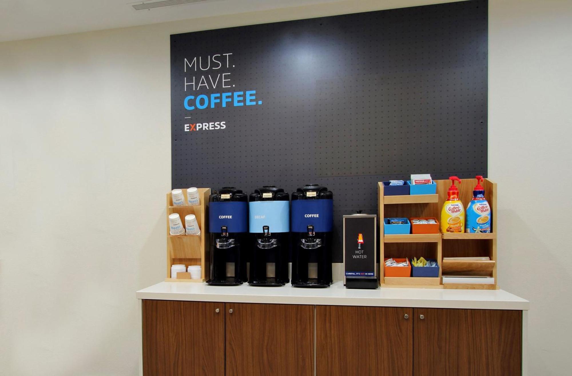 Hotel Express & Chicago-algonquin By Ihg