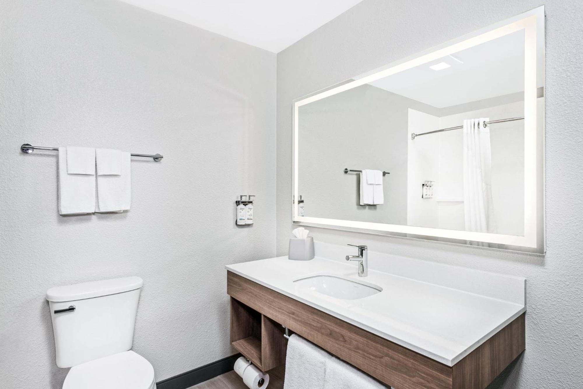 Express & Chicago-algonquin By Ihg Hotel 3*