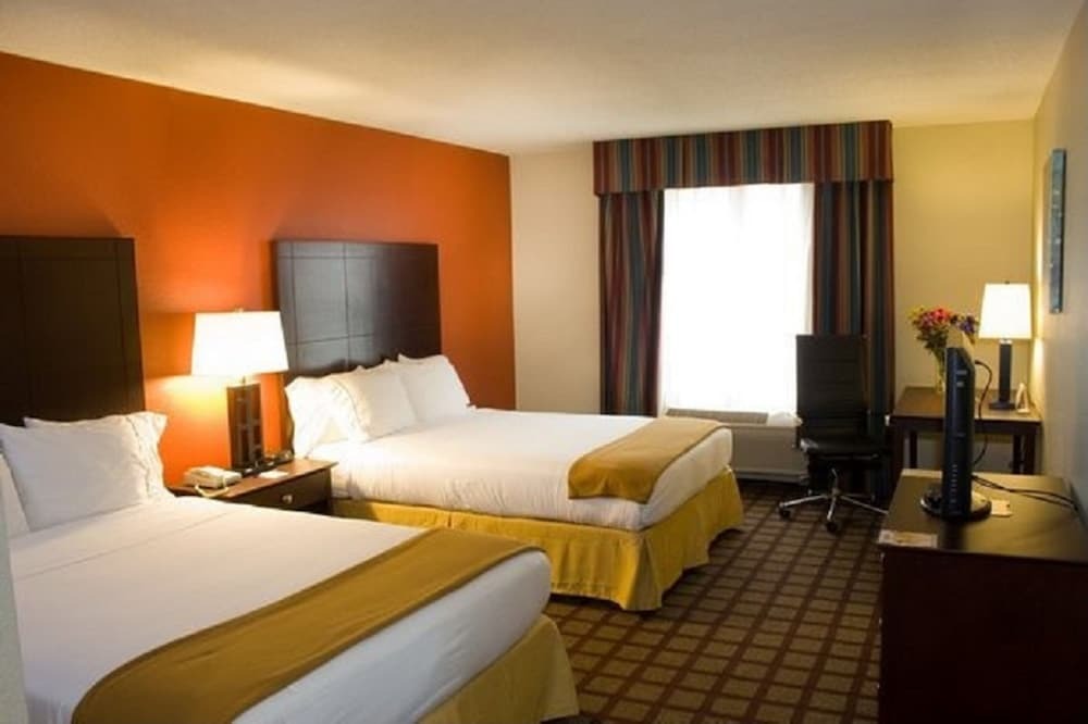 Express & Chicago-algonquin By Ihg Hotel 3*